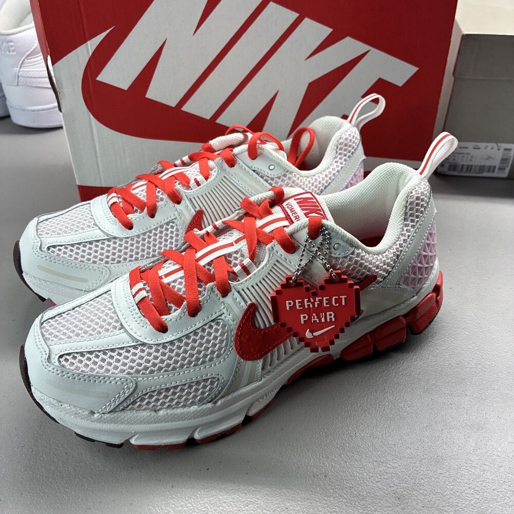New Nike Vomero 5 GS RED/PNK/WHT 'Valentine's Day 2025' HV5171-121 Size 5 Youth